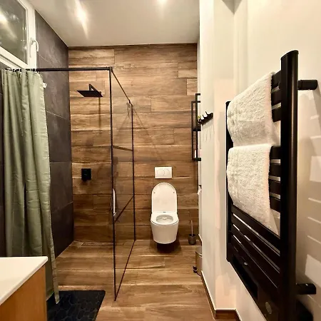 Spacious Fully Renovated & Parking Space Apartamento *