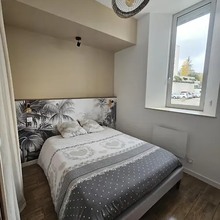 Апартаменты Spacious Fully Renovated & Parking Space *